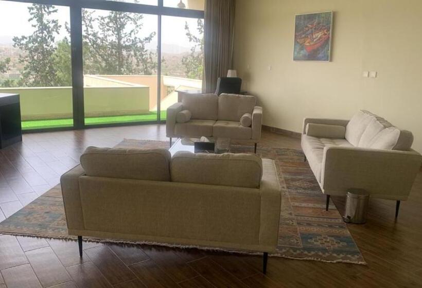 Ghodran Hotel And Resort