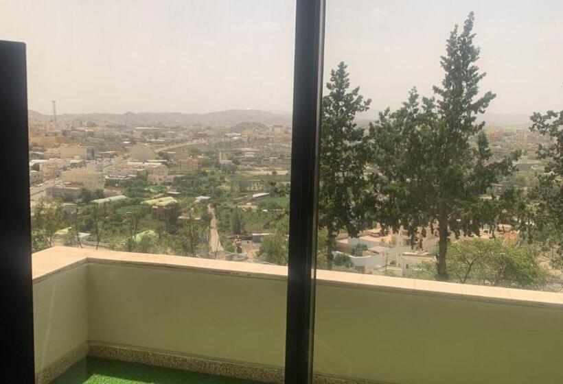 Ghodran Hotel And Resort