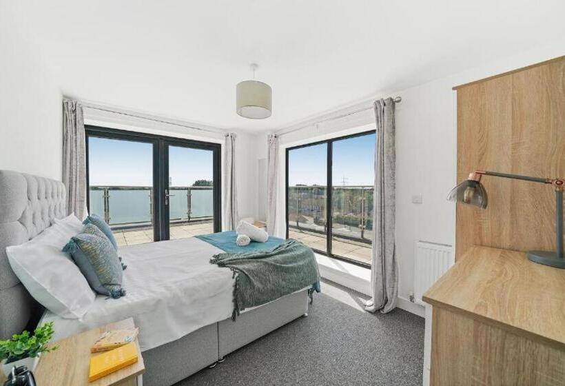 Heathrow Haven: Stylish Apartments In The Heart Of Slough