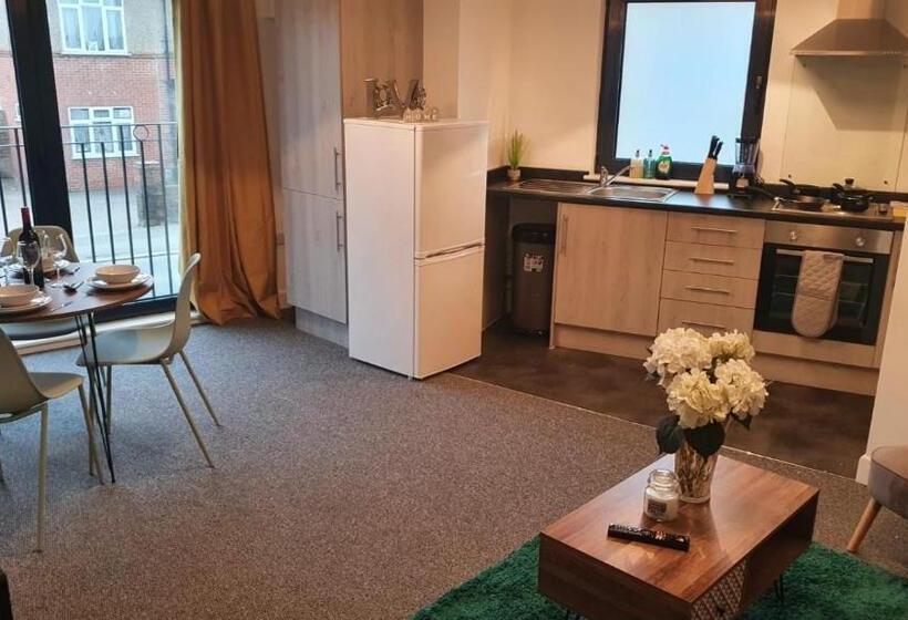 Heathrow Haven: Stylish Apartments In The Heart Of Slough