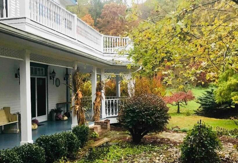 Historic Seaton Springs Farm B&b   J Seaton King Room & Private Bath