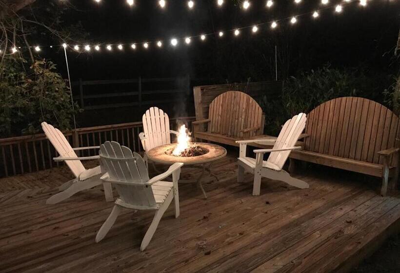 Historic Seaton Springs Farm B&b   J Seaton King Room & Private Bath