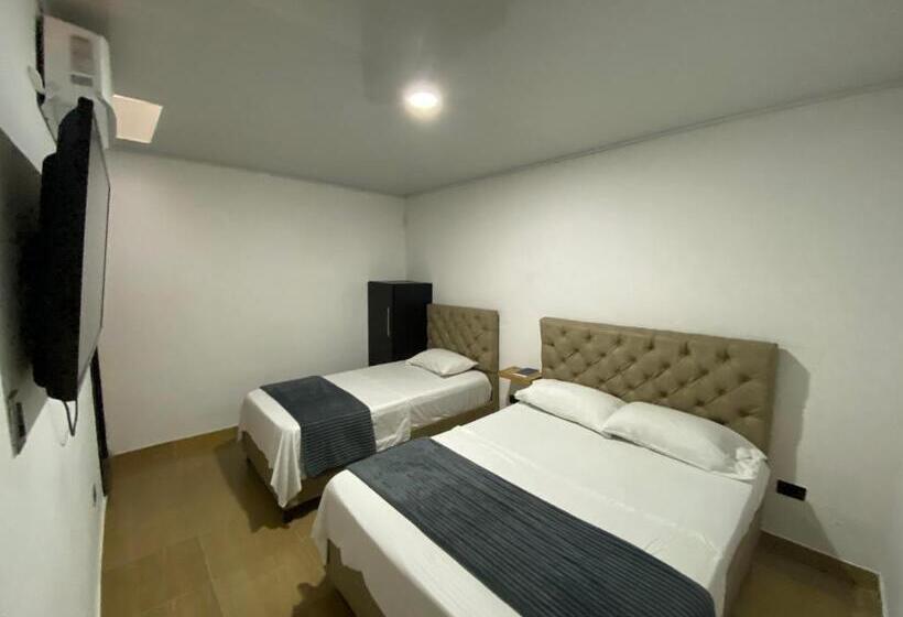 Отель Arrendajo