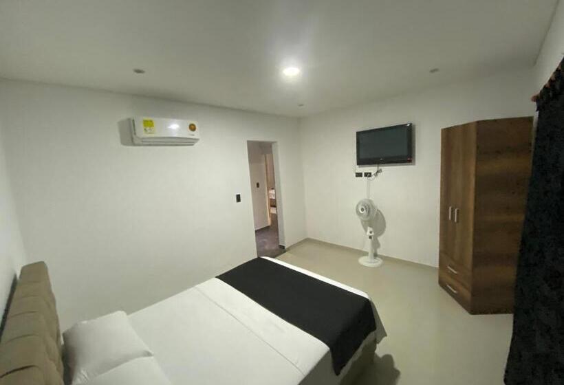 Отель Arrendajo