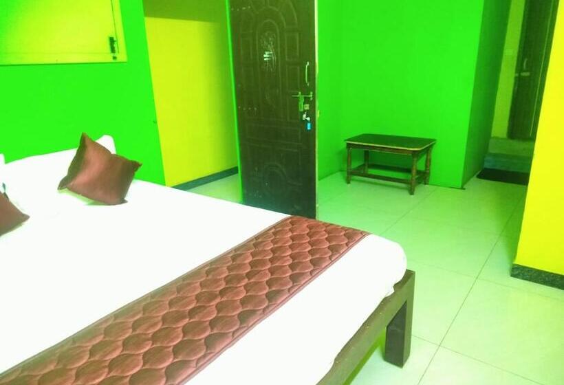 هتل Auro Beach Stays