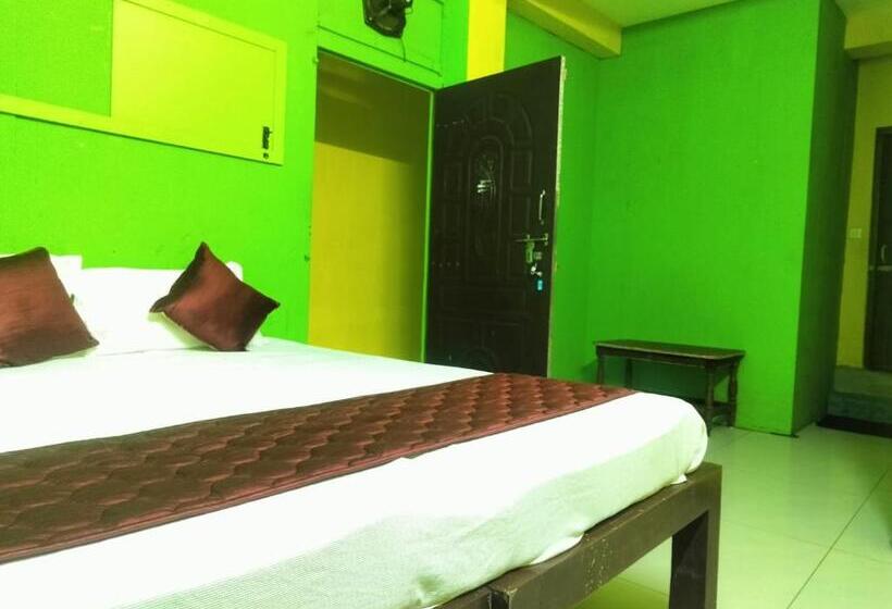 هتل Auro Beach Stays