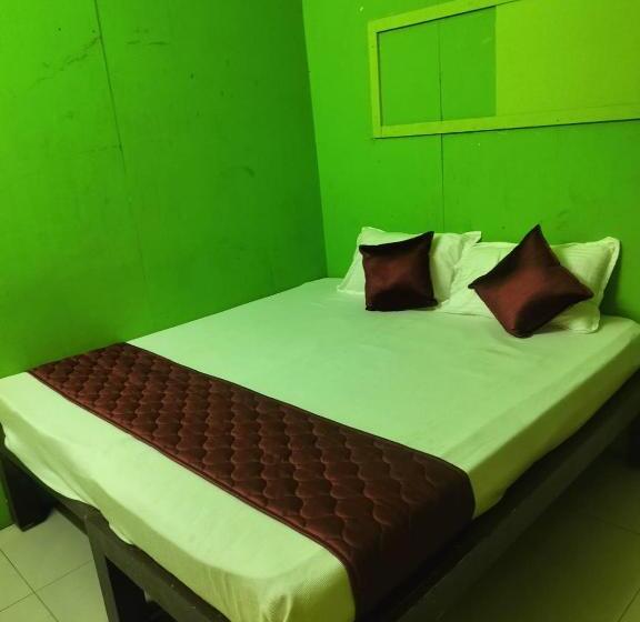 هتل Auro Beach Stays