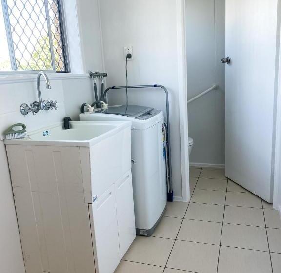 فندق Beachside On Burkitt