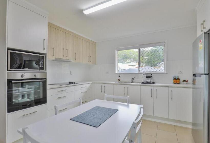 فندق Beachside On Burkitt