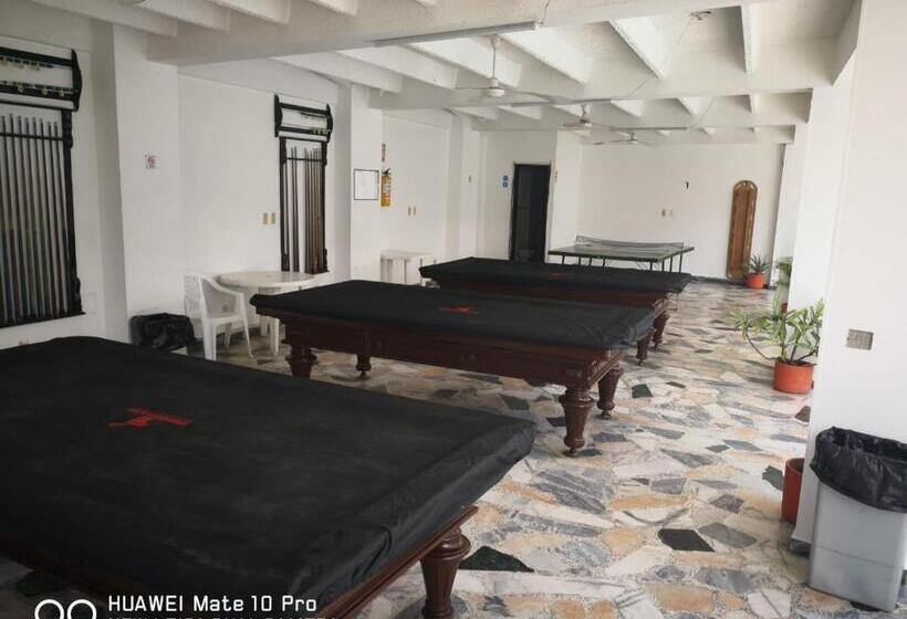 Отель Buenos Aires Club Inn