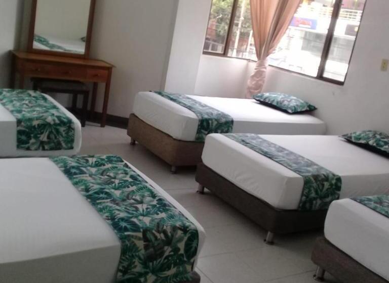 Отель Buenos Aires Club Inn