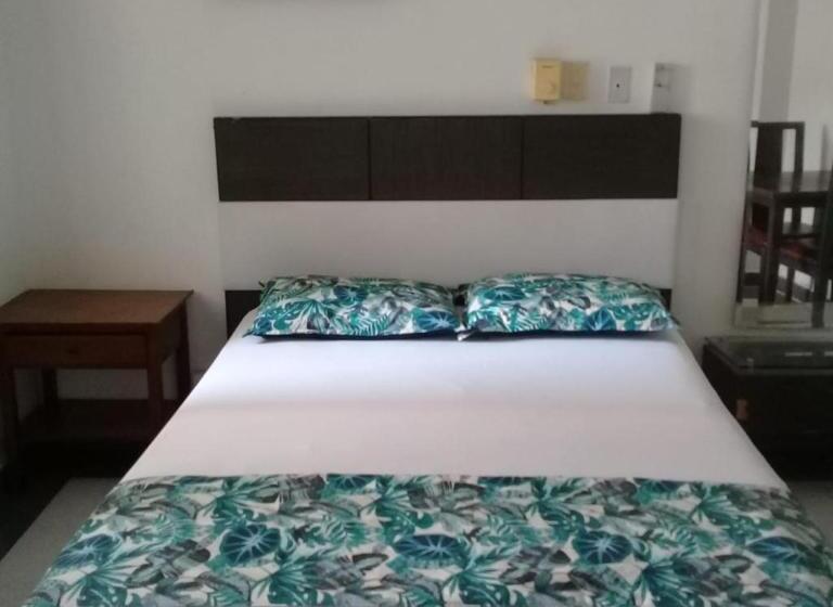 Отель Buenos Aires Club Inn