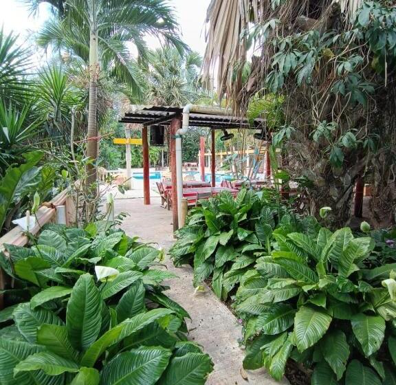 Отель Centro Social Ecoturistico La Alberca