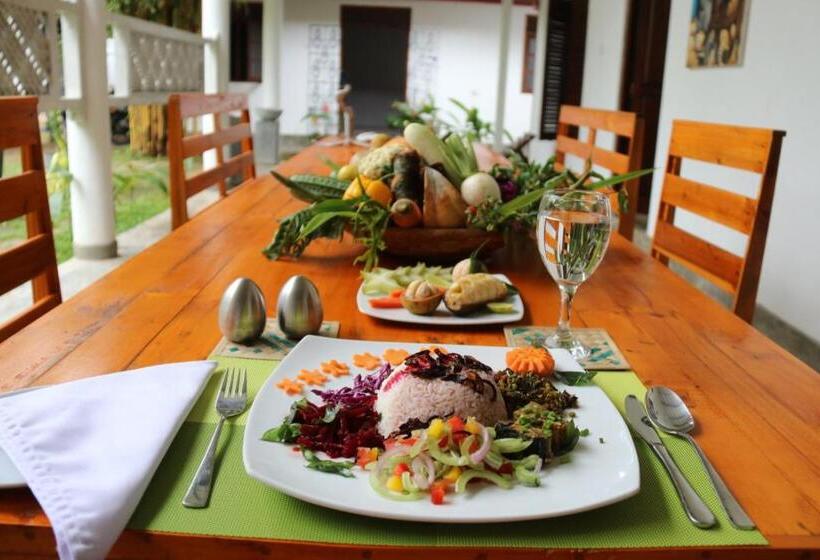 호텔 Dream S Tree Ayurveda Villa Ahungalla