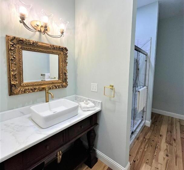 Отель Gallery 904