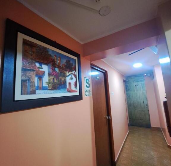 ホテル Hospedaje Leo