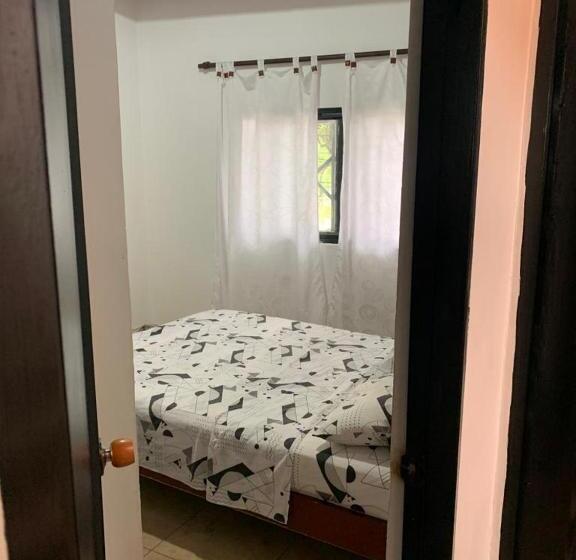 Отель Hostal Monarca