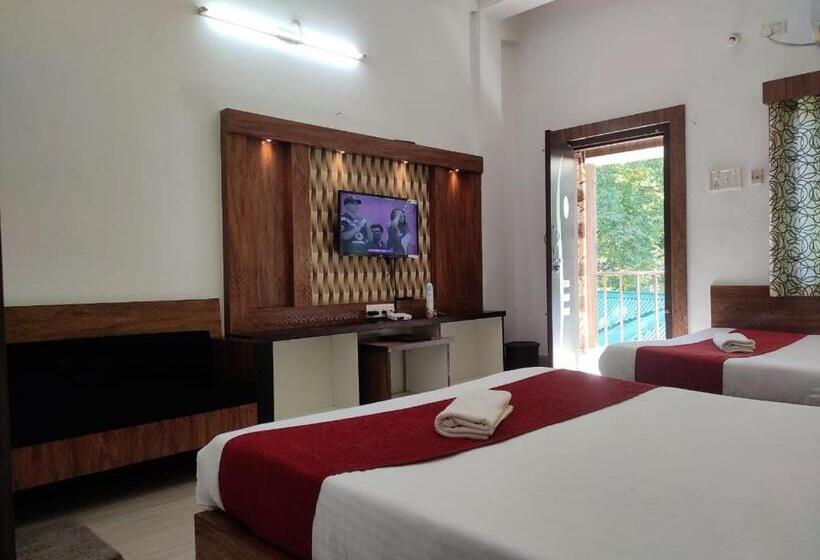 Отель Jaldapara Wild Huts By Stayapart