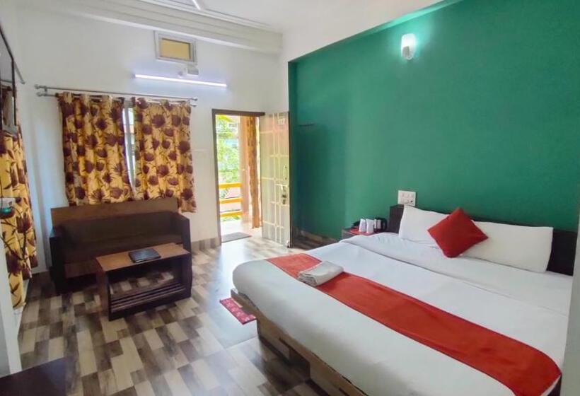 Отель Jaldapara Wild Huts By Stayapart