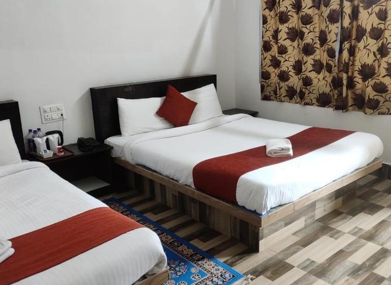 Отель Jaldapara Wild Huts By Stayapart