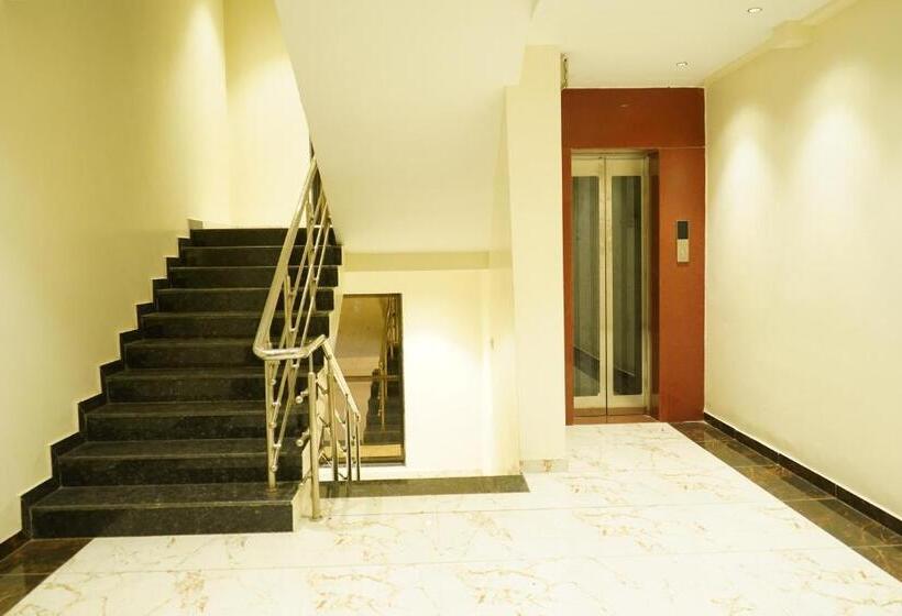 호텔 Madhavan International