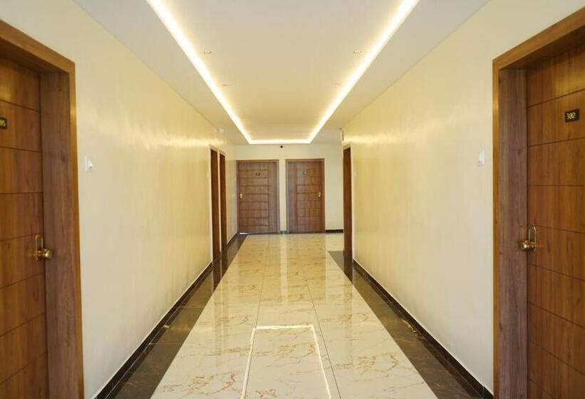 호텔 Madhavan International