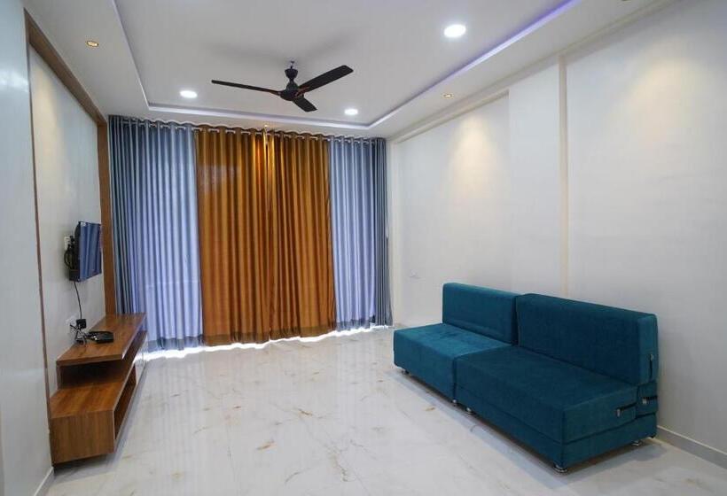 호텔 Madhavan International