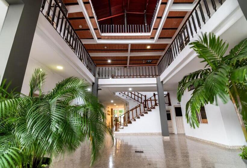 هتل Montanar Home