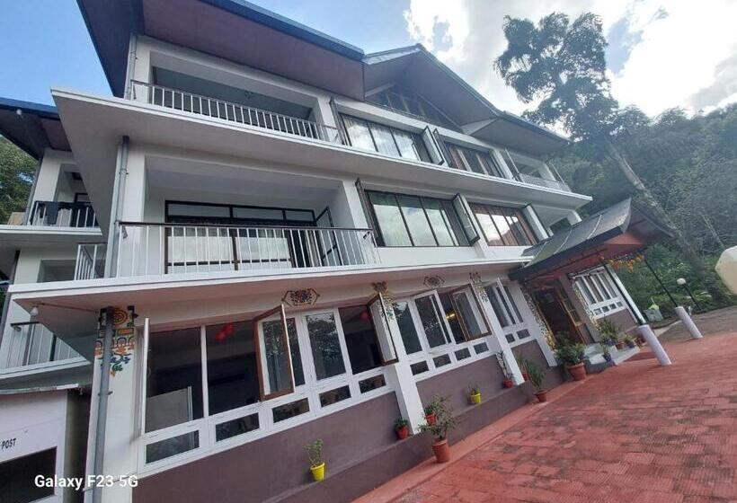 فندق Norbulingka Retreat