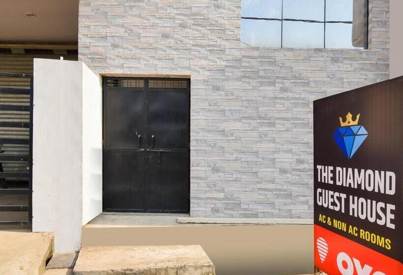 ホテル Oyo Flagship The Diamond Guest House