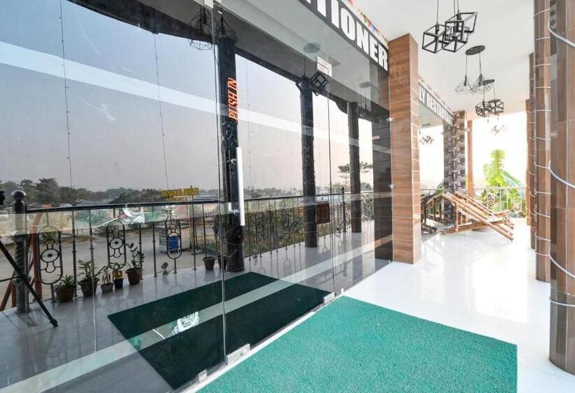 فندق Oyo Florida Restaurant & Guest House