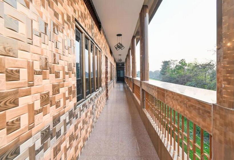 فندق Oyo Florida Restaurant & Guest House