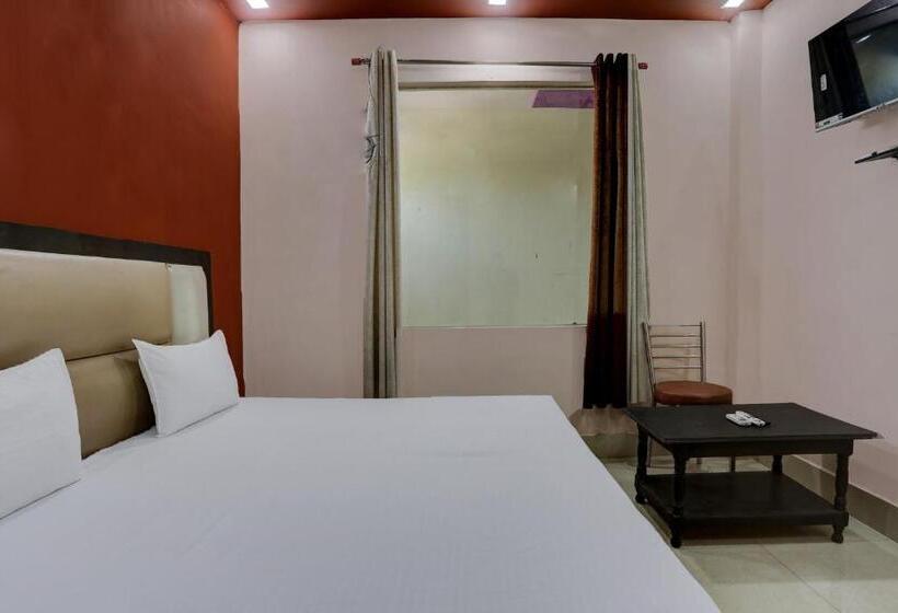 בית מלון כפרי Oyo Lucky