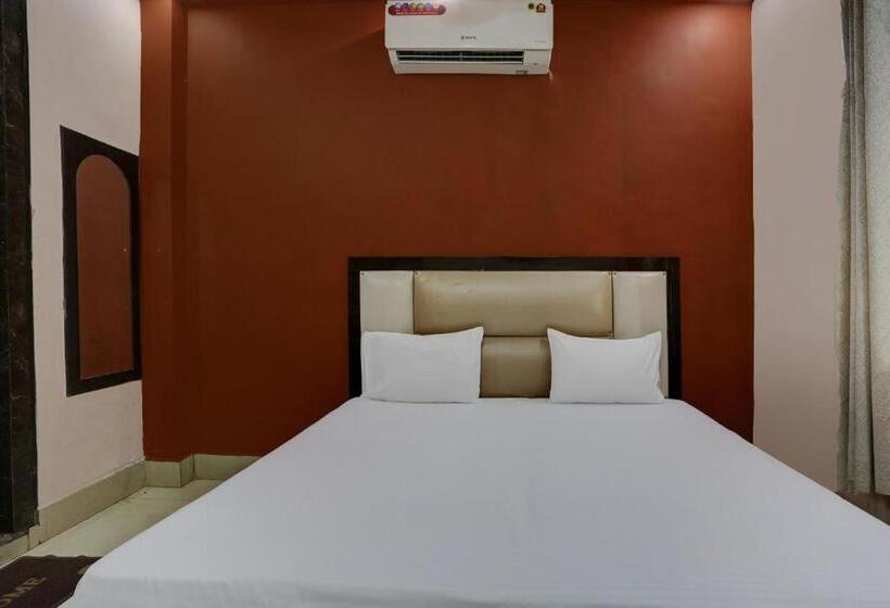 בית מלון כפרי Oyo Lucky