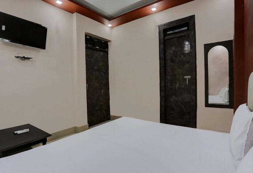 בית מלון כפרי Oyo Lucky