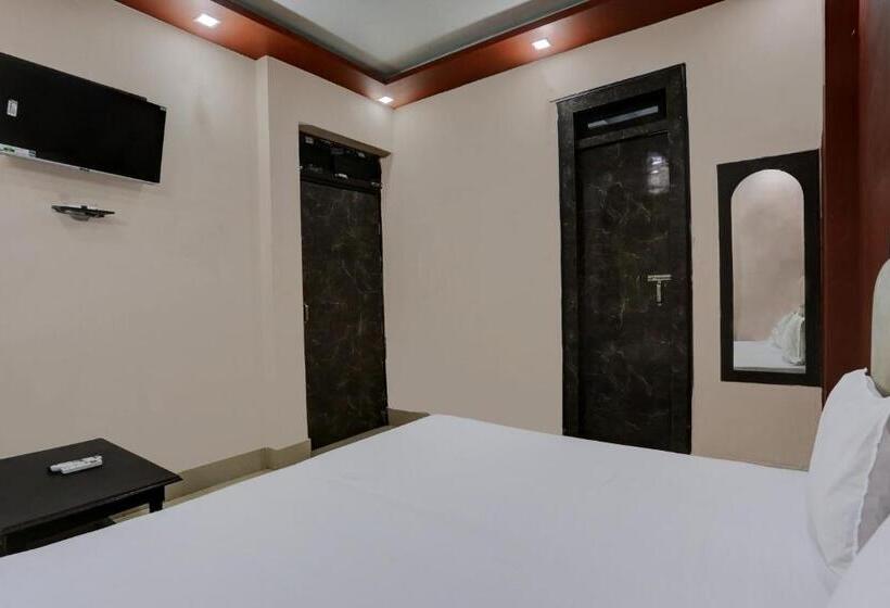 בית מלון כפרי Oyo Lucky