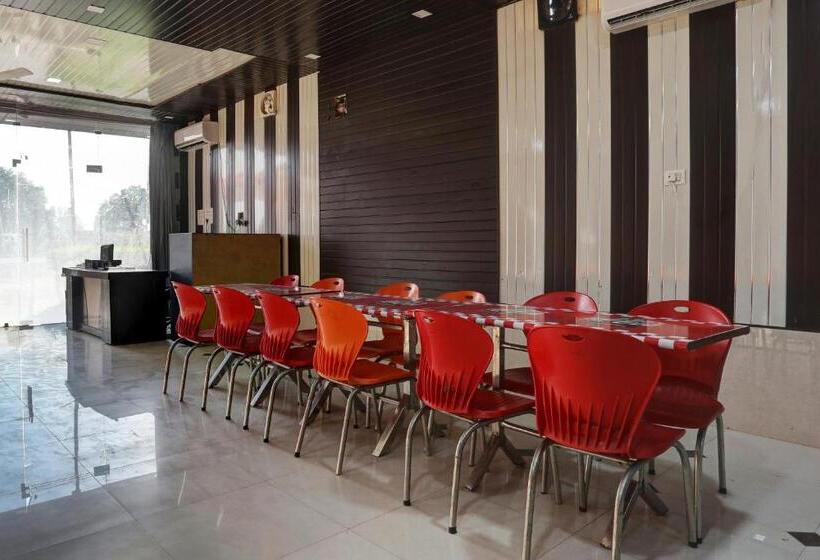 בית מלון כפרי Oyo Lucky