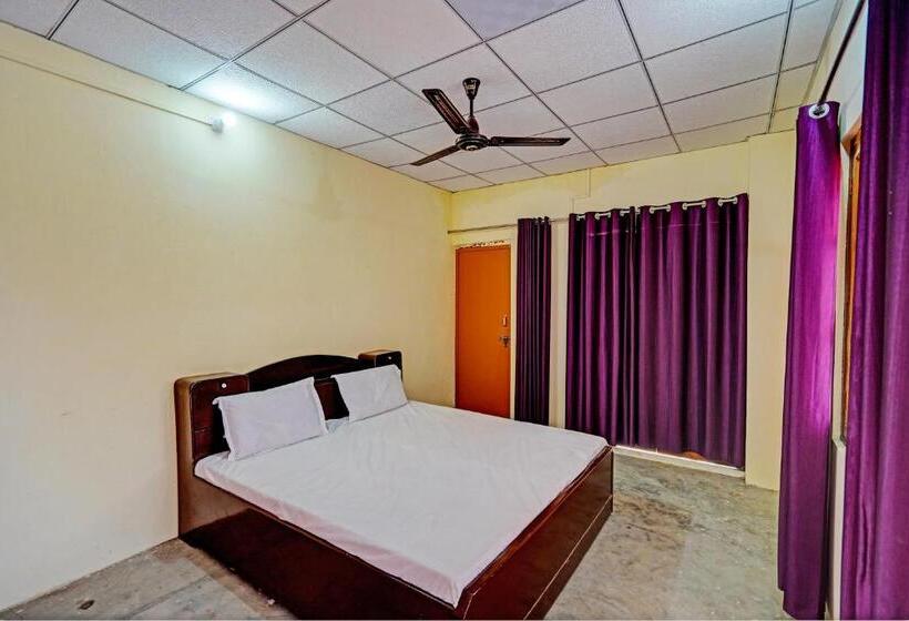 Отель Oyo Vashudev Garden