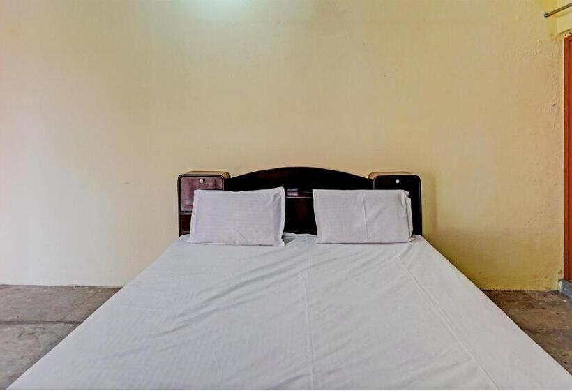 Отель Oyo Vashudev Garden