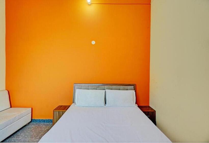 Отель Oyo Vashudev Garden