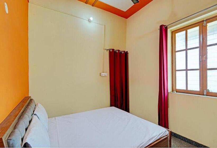 Отель Oyo Vashudev Garden