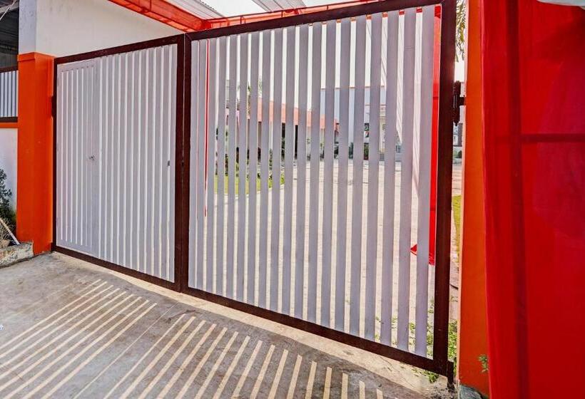 Отель Oyo Vashudev Garden