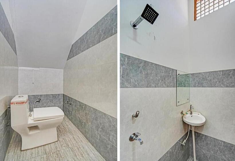 Отель Oyo Vashudev Garden