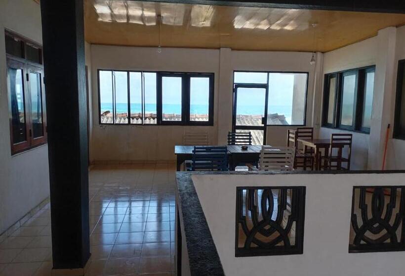 Отель Rock Caffee Holiday Inn