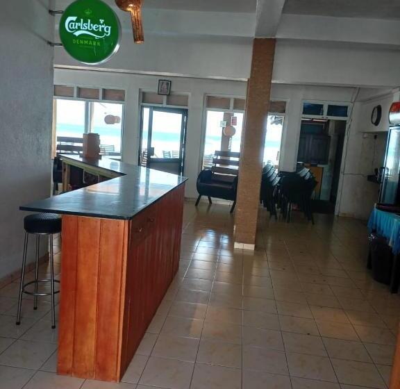 Отель Rock Caffee Holiday Inn