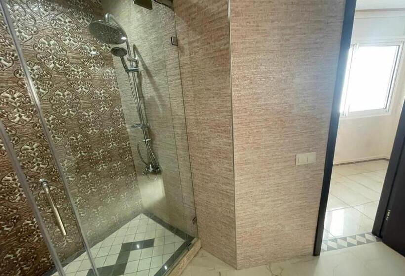 هتل Senator Casti