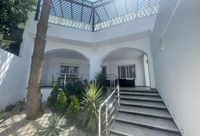 هتل Senator Casti