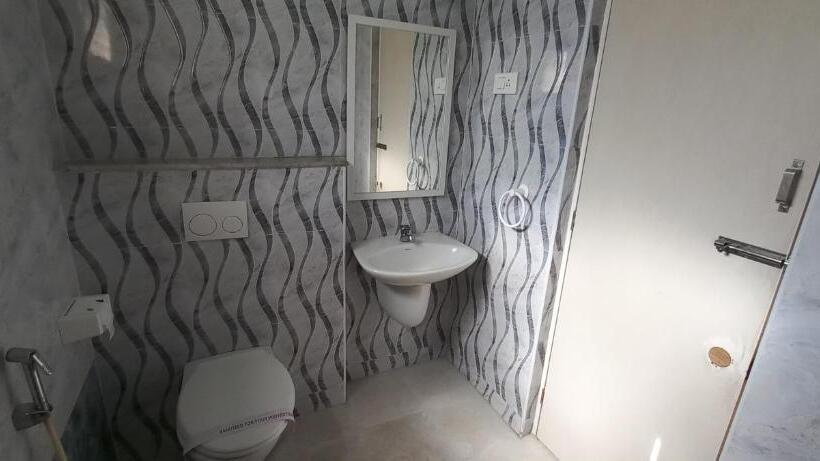 בית מלון כפרי Shantham Service Apartments, Indumanagar, Coimbatore