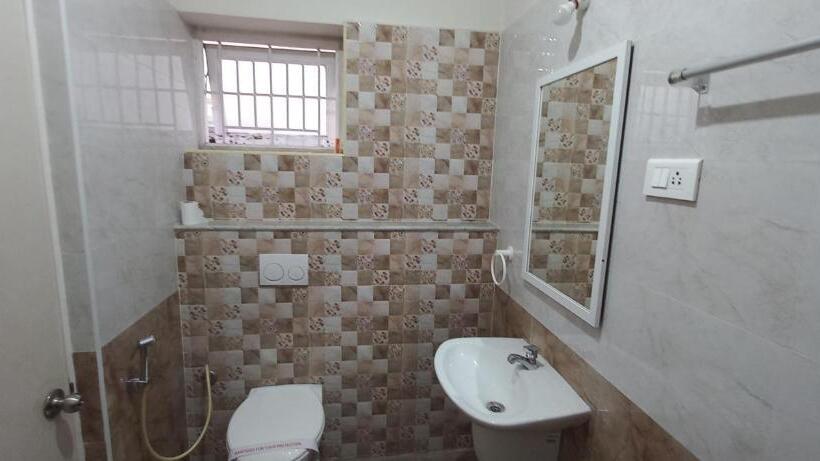 בית מלון כפרי Shantham Service Apartments, Indumanagar, Coimbatore