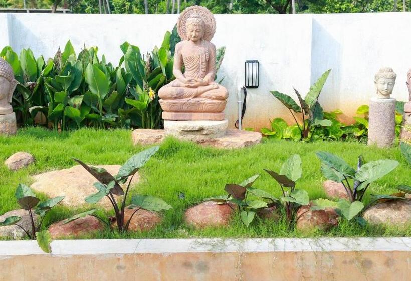 호텔 The Bheemili House